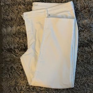 🌻UNIVERSAL THREAD JEANS🌻